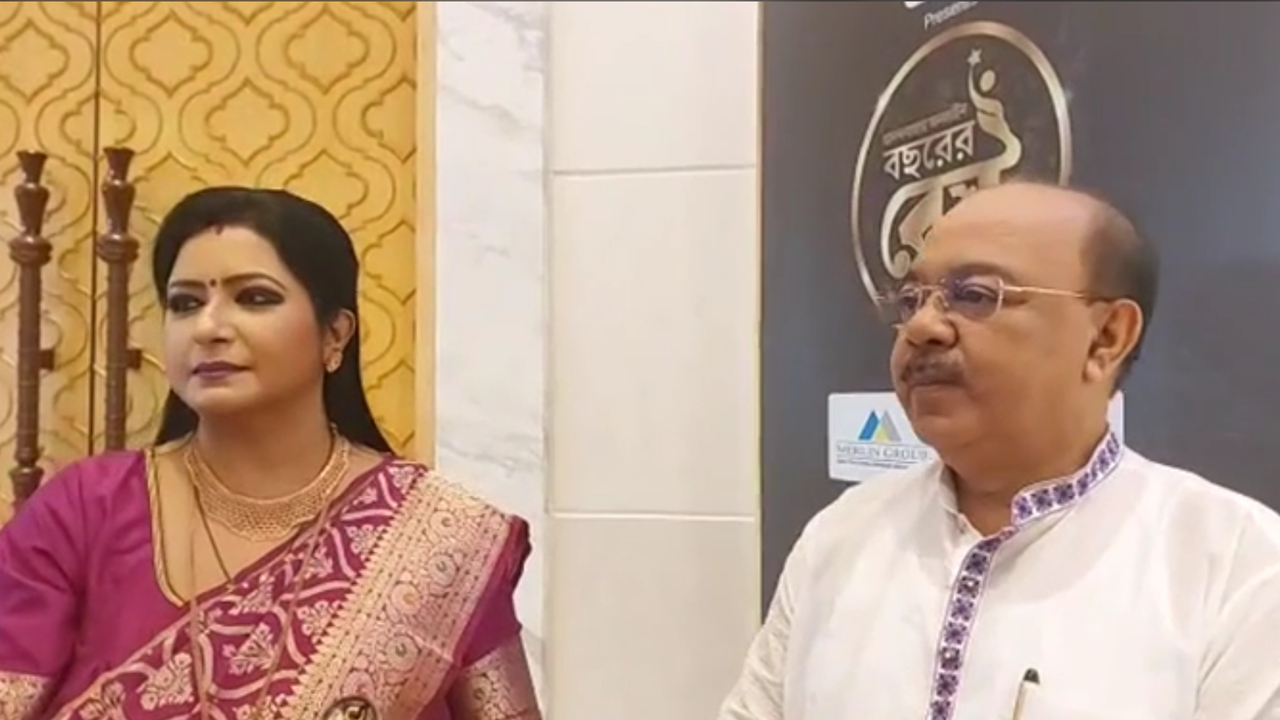 ‘বছরের বেস্ট’-এর রেড কার্পেটে শোভন-বৈশাখী